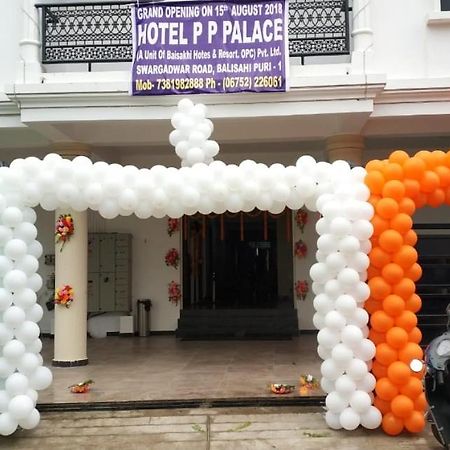 Pp Palace Hotell Puri Exteriör bild